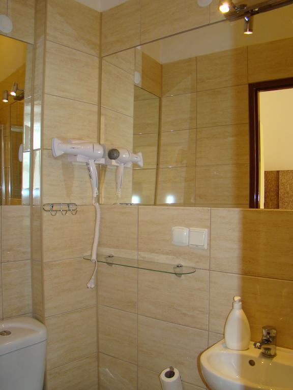 Hotel Polonia Namysłów Zimmer foto